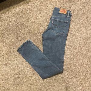 Levi’s 312 Shaping Slim Jean